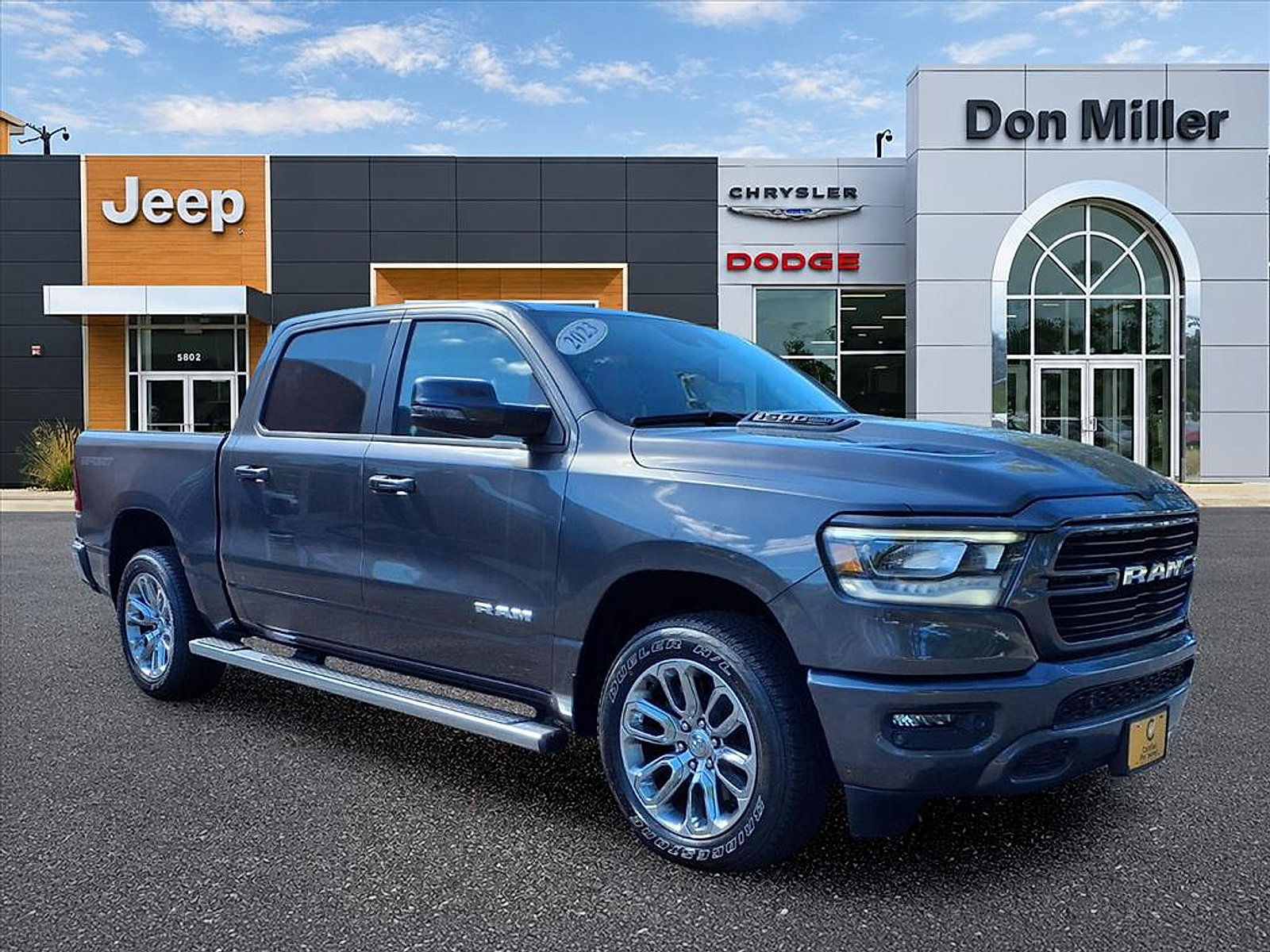 Certified 2023 RAM 1500 Laramie AWD/4WD image 1