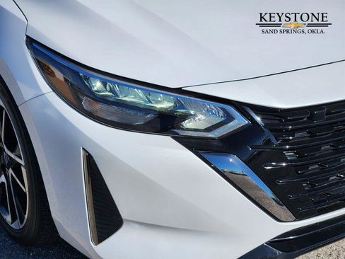 Used 2025 Nissan Sentra SR image 9