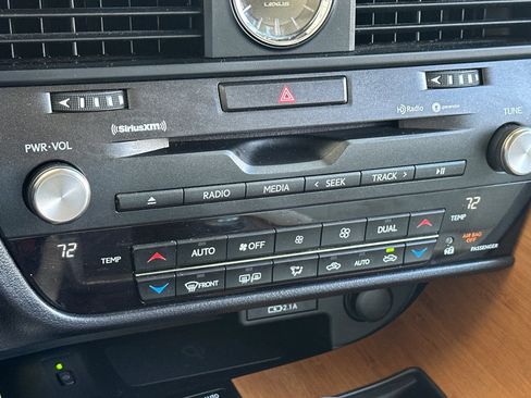 Used 2022 Lexus RX 450h AWD w/ Premium Package image 21