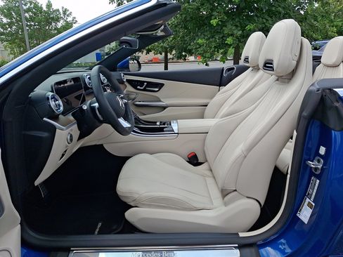 Used 2025 Mercedes-Benz CLE 300 4MATIC Cabriolet image 12