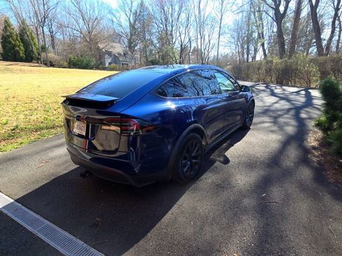 Used 2023 Tesla Model X image 2