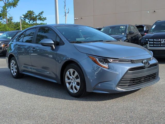 Used 2024 Toyota Corolla LE FWD image 3