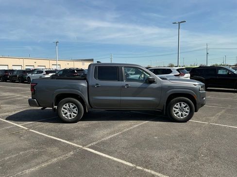 Used 2023 Nissan Frontier SV w/ Technology Package image 11