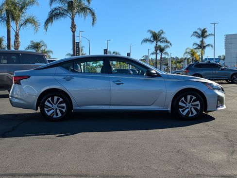 Certified 2025 Nissan Altima 2.5 S image 6