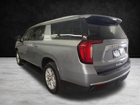Used 2023 GMC Yukon XL SLT w/ SLT Premium Package RWD image 8