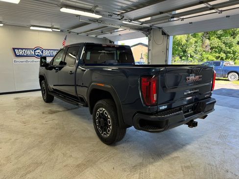 Used 2023 GMC Sierra 2500 AT4 w/ AT4 Preferred Package AWD/4WD image 4