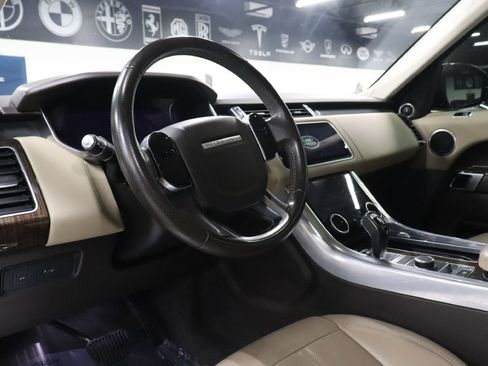 Used 2019 Land Rover Range Rover Sport HSE image 10