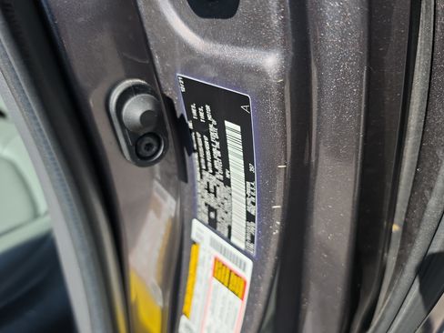 Used 2022 Toyota Sienna XLE FWD image 34