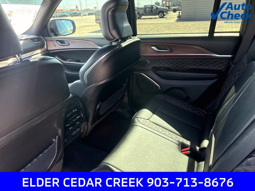 Used 2025 Jeep Grand Cherokee Summit w/ Obsidian Package AWD/4WD image 15