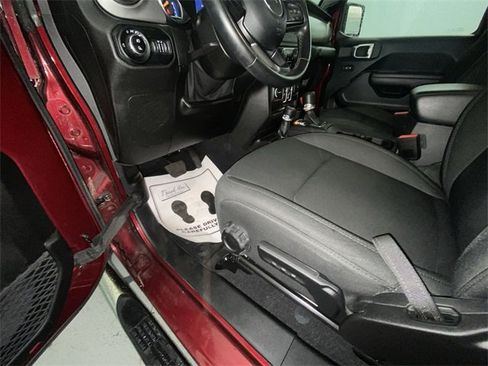 Used 2021 Jeep Gladiator Willys image 12