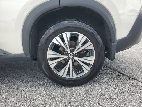 Used 2021 Nissan Rogue SV w/ Premium Package FWD image 12