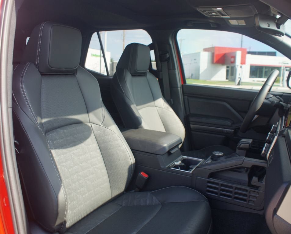 Used 2025 Toyota 4Runner TRD Off-Road Premium AWD/4WD image 23