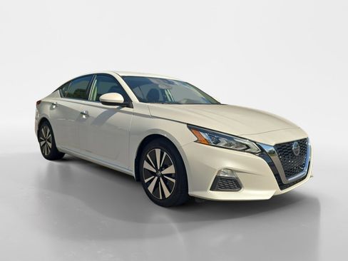 Used 2022 Nissan Altima 2.5 SV FWD image 8