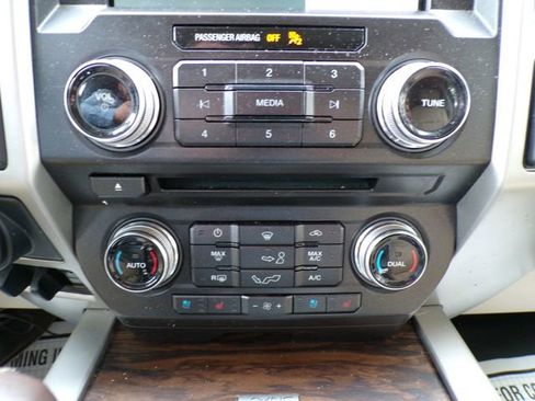 Used 2018 Ford F150 Lariat w/ Equipment Group 502A Luxury image 28