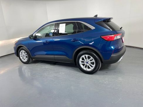 Used 2020 Ford Escape SE image 4