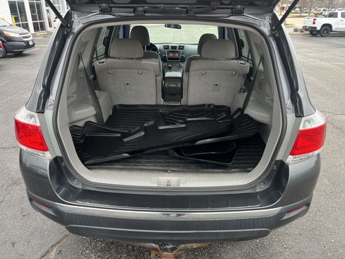 Used 2013 Toyota Highlander 4WD V6 w/ Cold Weather Pkg image 18