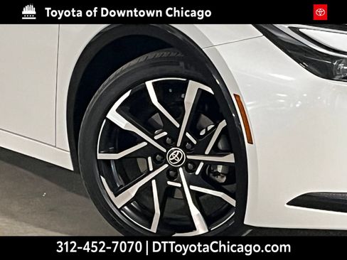 Used 2024 Toyota Prius Prime FWD image 2
