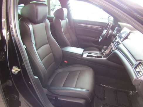 Used 2020 Honda Accord Sport image 11