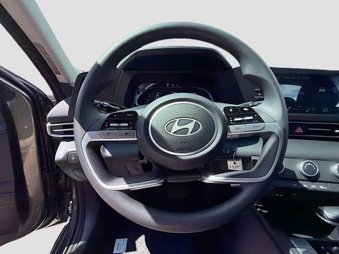 New 2026 Hyundai Elantra SE image 11