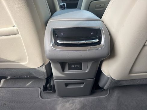 Used 2024 Cadillac XT6 Premium Luxury w/ Technology Package image 37