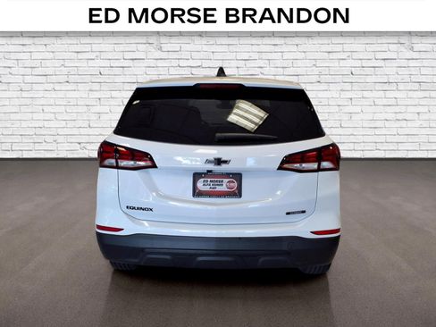 Used 2023 Chevrolet Equinox LS w/ LS Convenience Package FWD image 4