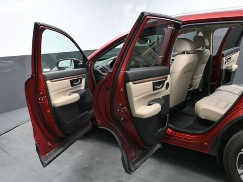 Used 2018 Honda CR-V Touring image 9