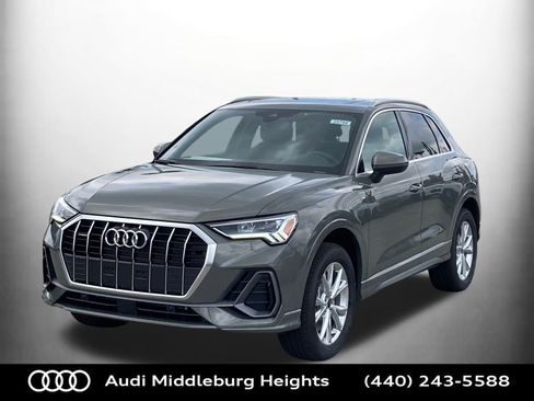 Used 2025 Audi Q3 2.0T Premium w/ Convenience Package image 2