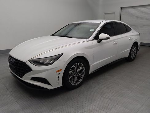 Used 2020 Hyundai Sonata SEL w/ Convenience Package FWD image 2