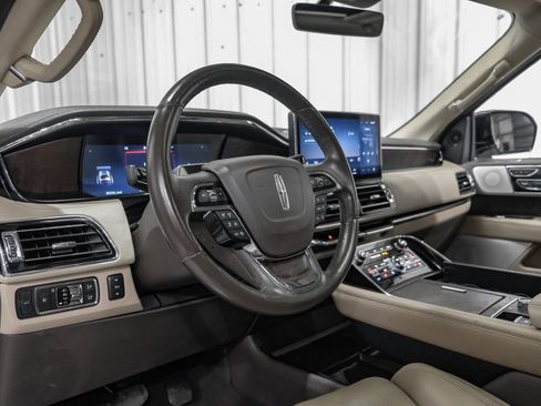 Used 2022 Lincoln Navigator L Reserve AWD/4WD image 14