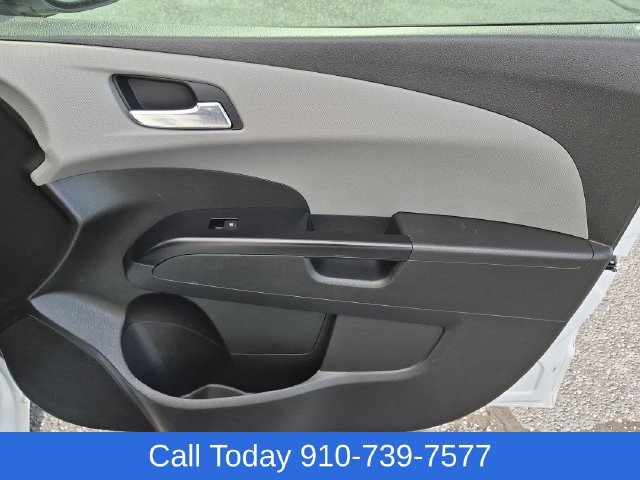 Used 2020 Chevrolet Sonic LT FWD image 31