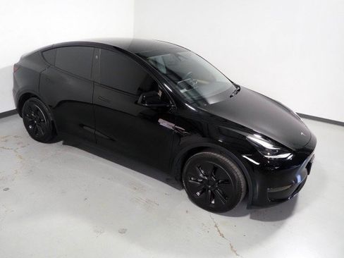 Used 2023 Tesla Model Y Long Range AWD/4WD image 12