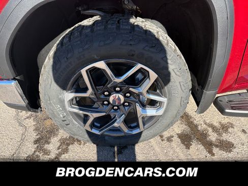 New 2026 GMC Sierra 1500 SLT w/ SLT Premium Package image 10