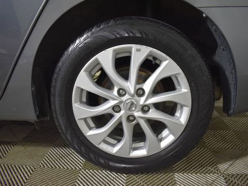 Used 2019 Nissan Sentra SV FWD image 13