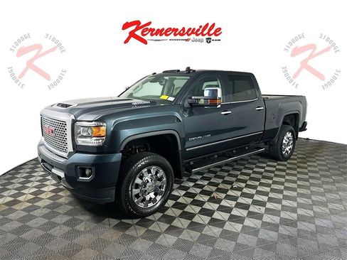 Used 2017 GMC Sierra 2500 Denali w/ Duramax Plus Package image 3