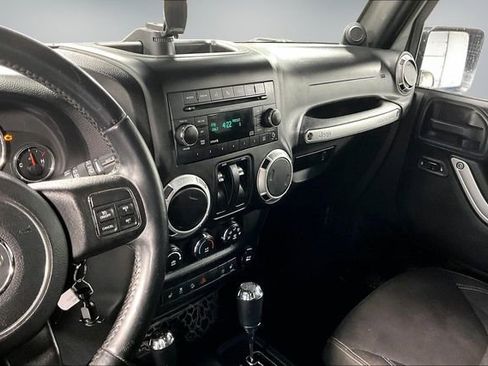 Used 2014 Jeep Wrangler Sahara w/ Connectivity Group AWD/4WD image 8