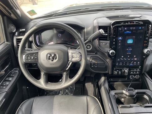 Used 2024 RAM 2500 Limited image 11