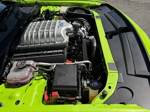 Used 2019 Dodge Challenger SRT Hellcat RWD image 38