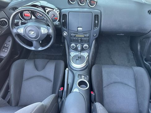 Used 2014 Nissan 370Z Roadster RWD image 16