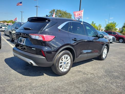 Used 2020 Ford Escape SE image 11