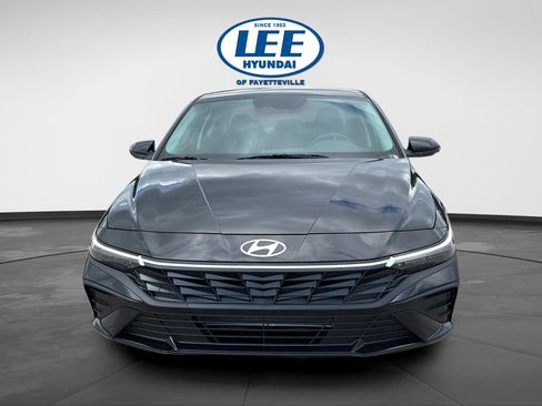 New 2026 Hyundai Elantra SE FWD image 8