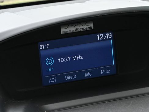 Used 2015 Ford Escape SE image 28