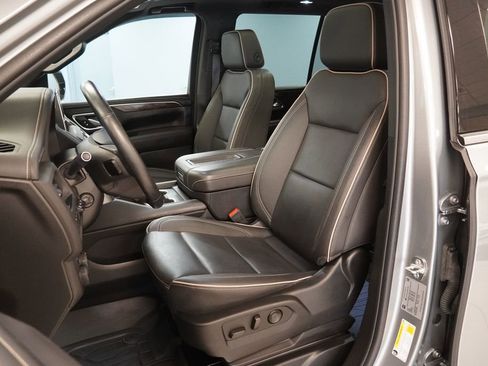 Used 2024 Chevrolet Tahoe Premier w/ Premium Package 2 AWD/4WD image 3