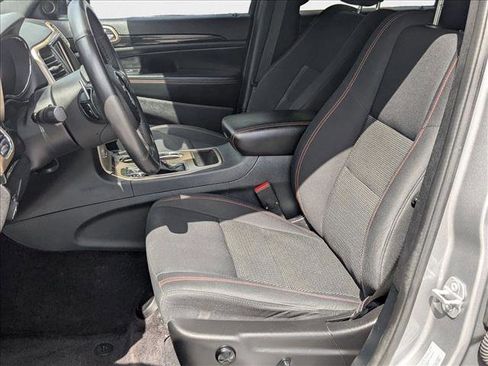 Used 2016 Jeep Grand Cherokee Laredo 75th Anniversary image 15