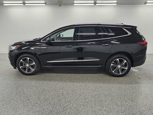 Used 2019 Buick Enclave Essence w/ LPO, Touring Package FWD image 9