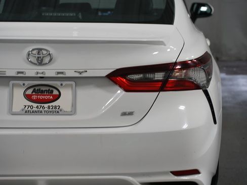 Used 2021 Toyota Camry SE FWD image 10