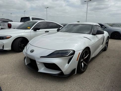 Used 2020 Toyota Supra RWD image 3