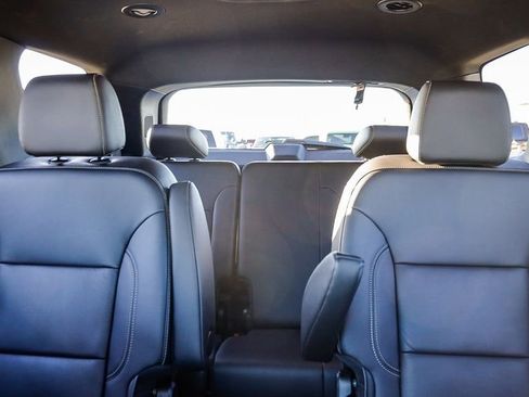 Used 2023 Chevrolet Traverse LT w/ LT Premium Package image 27