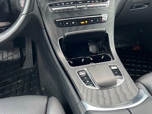 Used 2022 Mercedes-Benz GLC 300 4MATIC image 16