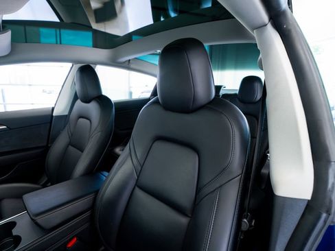 Used 2023 Tesla Model 3 Standard Range RWD image 29