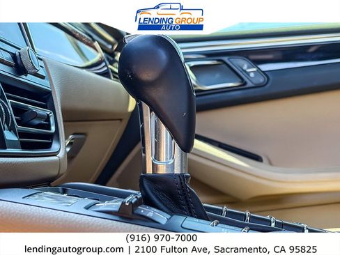 Used 2020 Porsche Macan AWD/4WD image 21